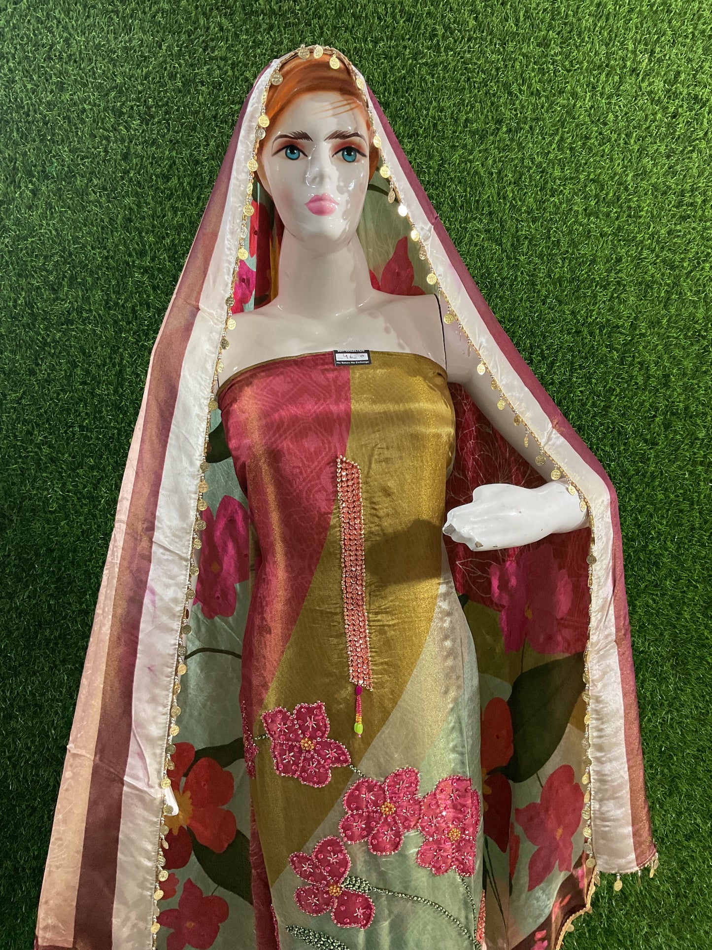 Boutique design with pearl work