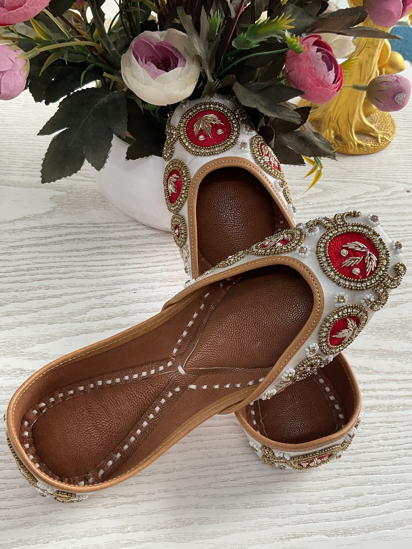 Stone work punjabi Jutti