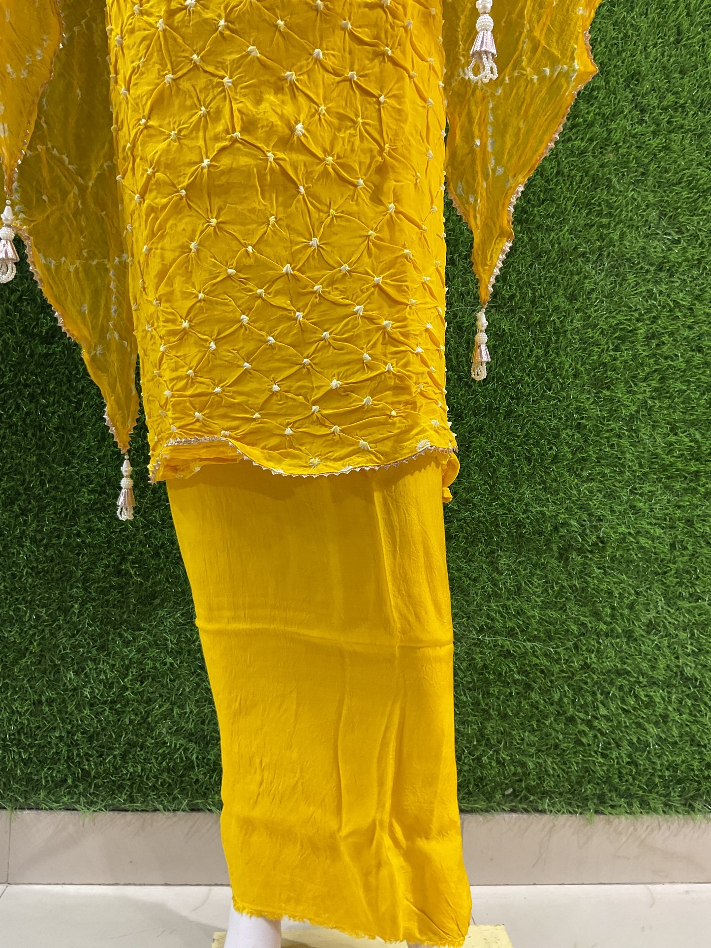 Crape Bandhej Suit