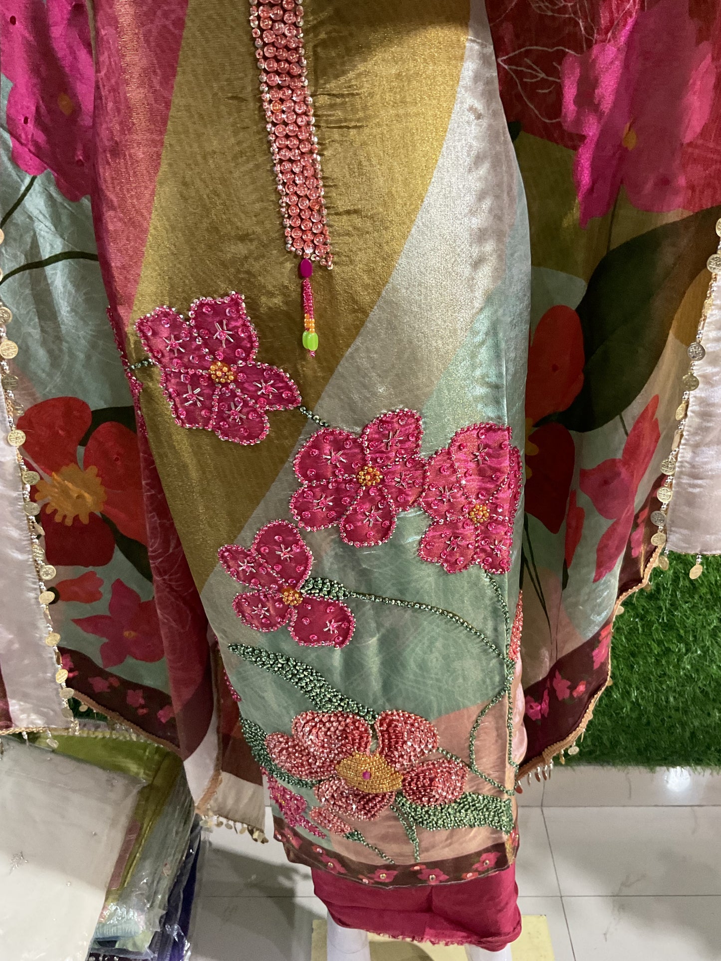 Boutique design with pearl work