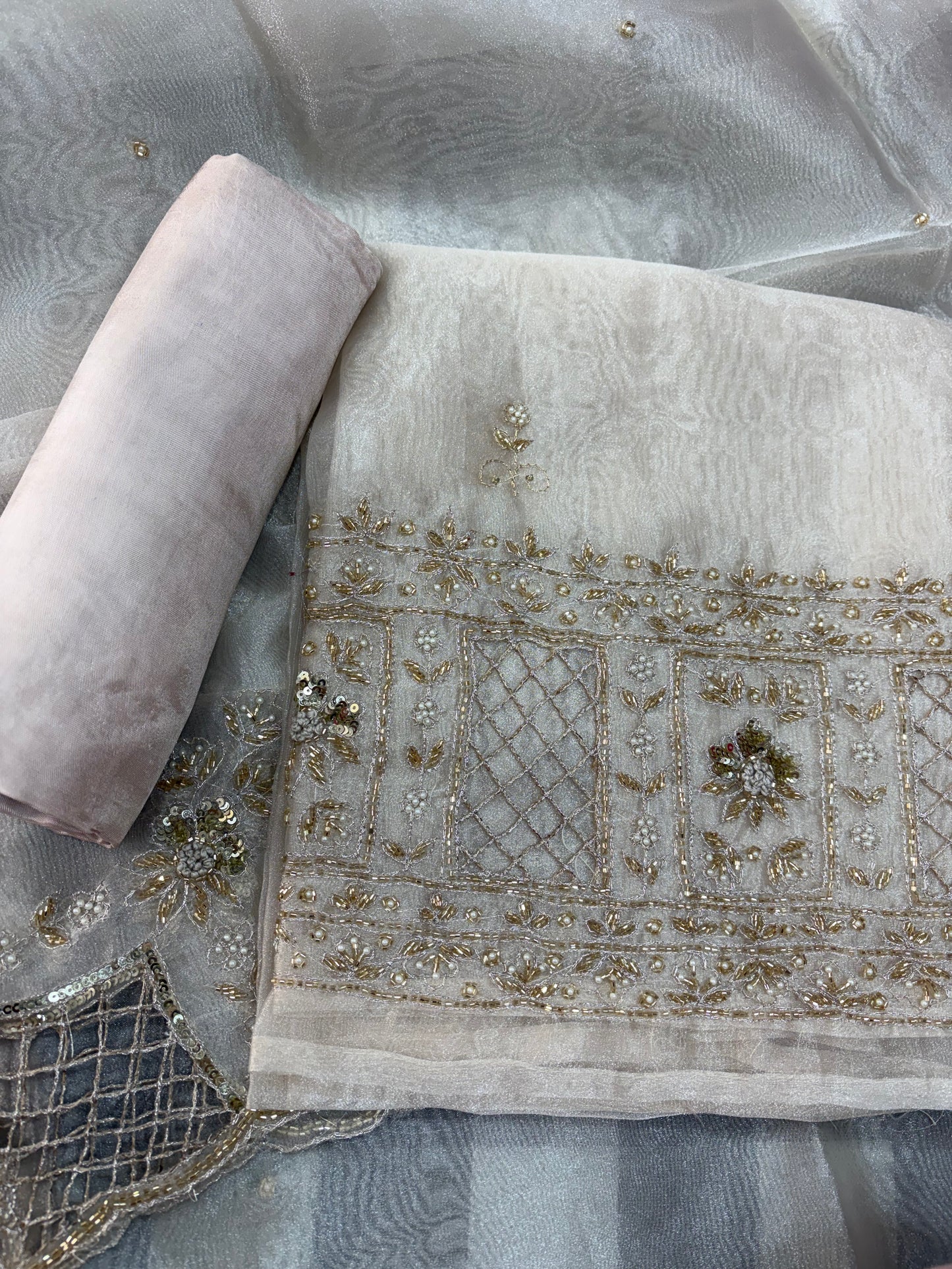 Handwork tissue ￼