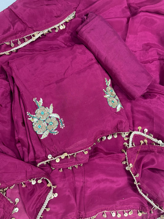 Antique dabka