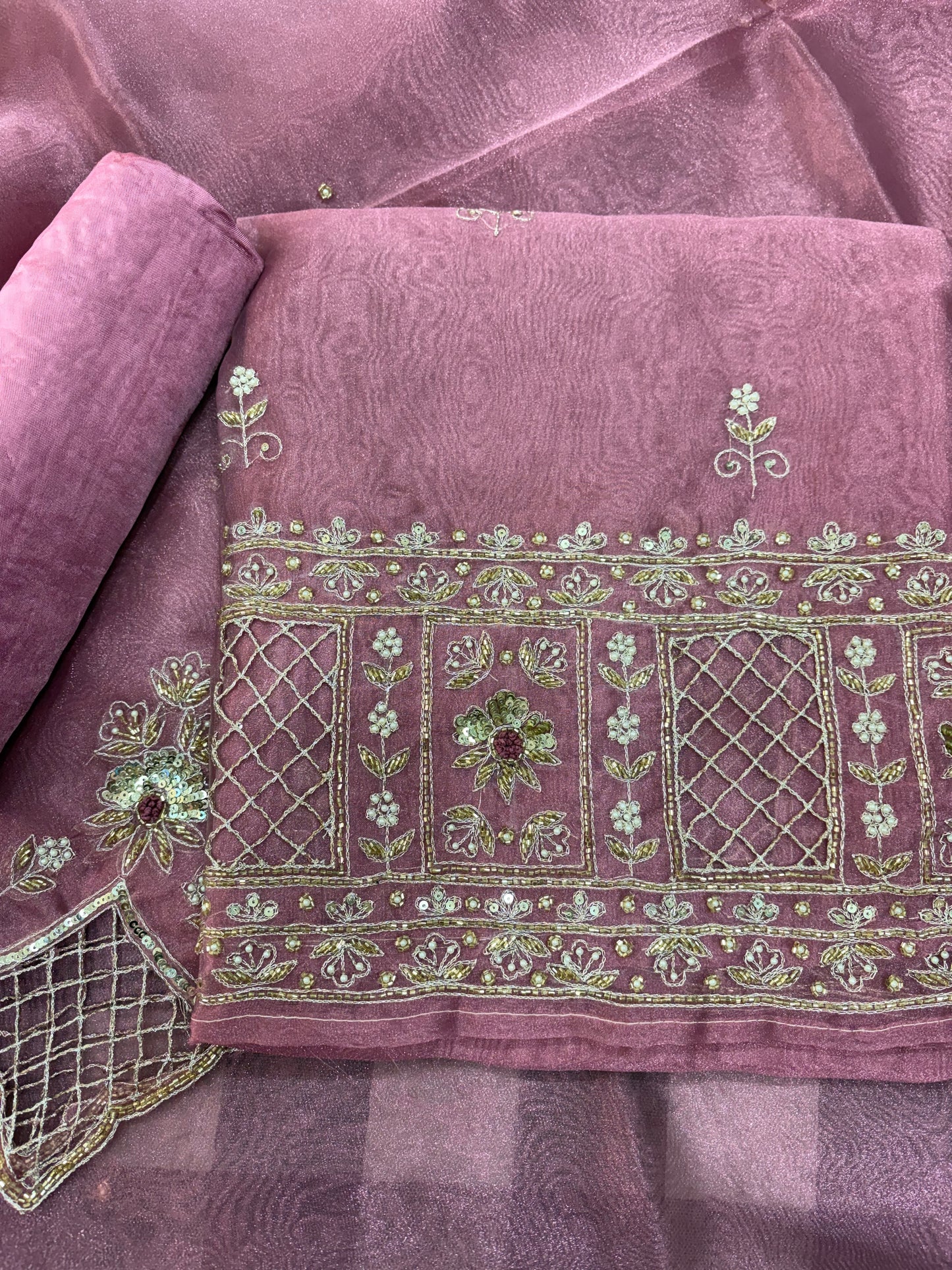 Handwork tissue ￼