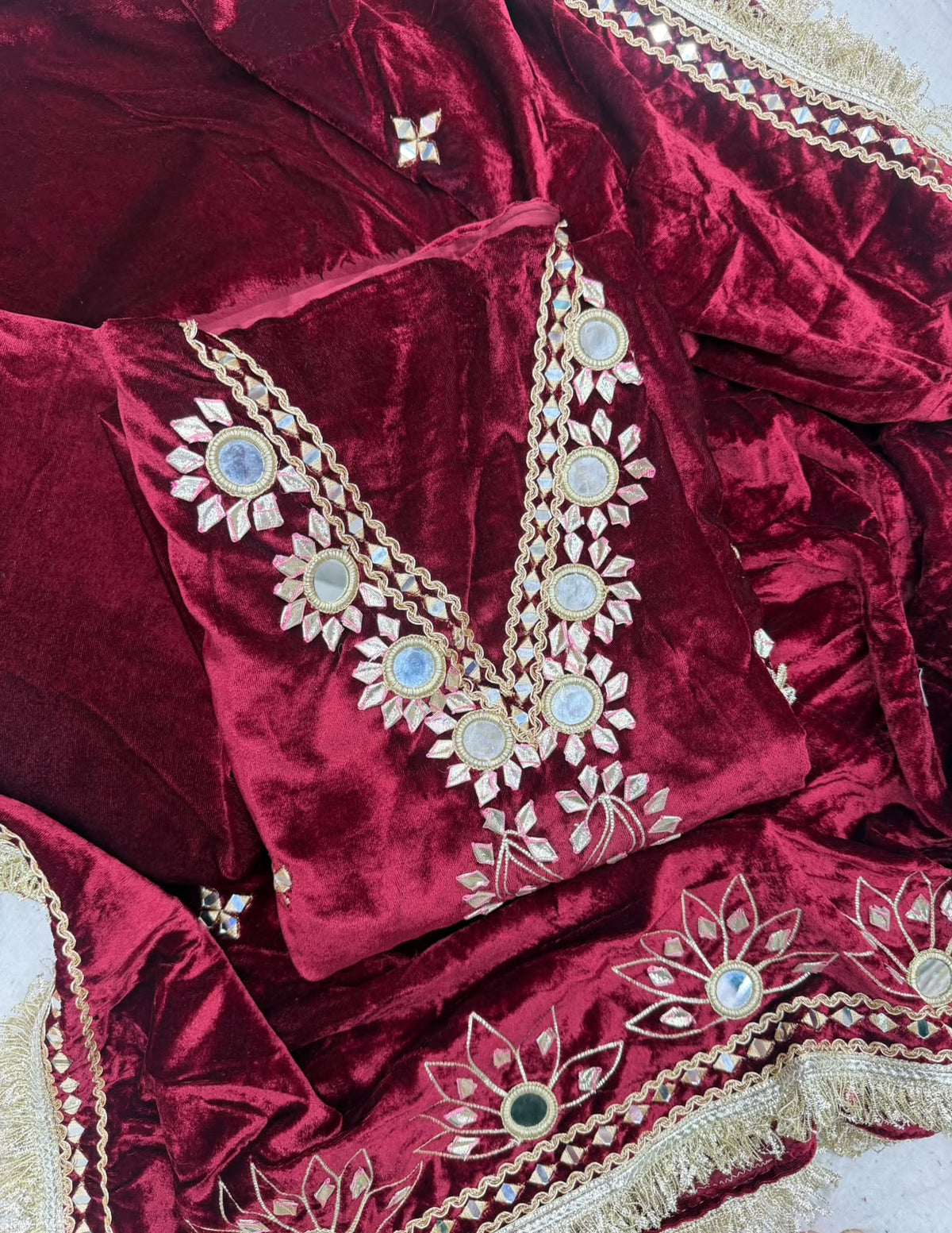 Velvet gota design