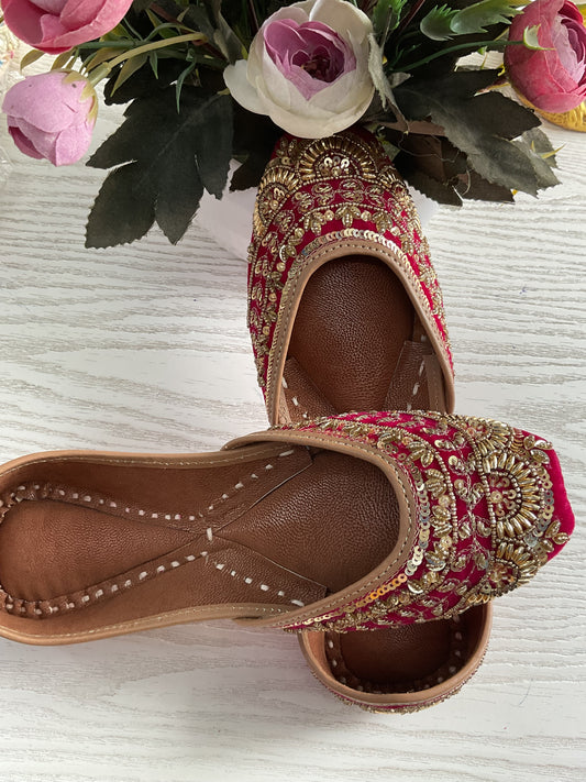 Pink handwork punjabi Jutti