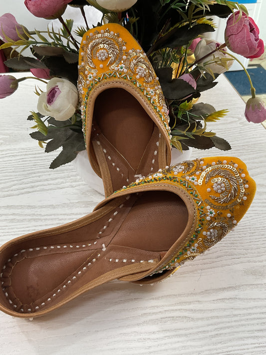 Yellow stone work punjabi jutti