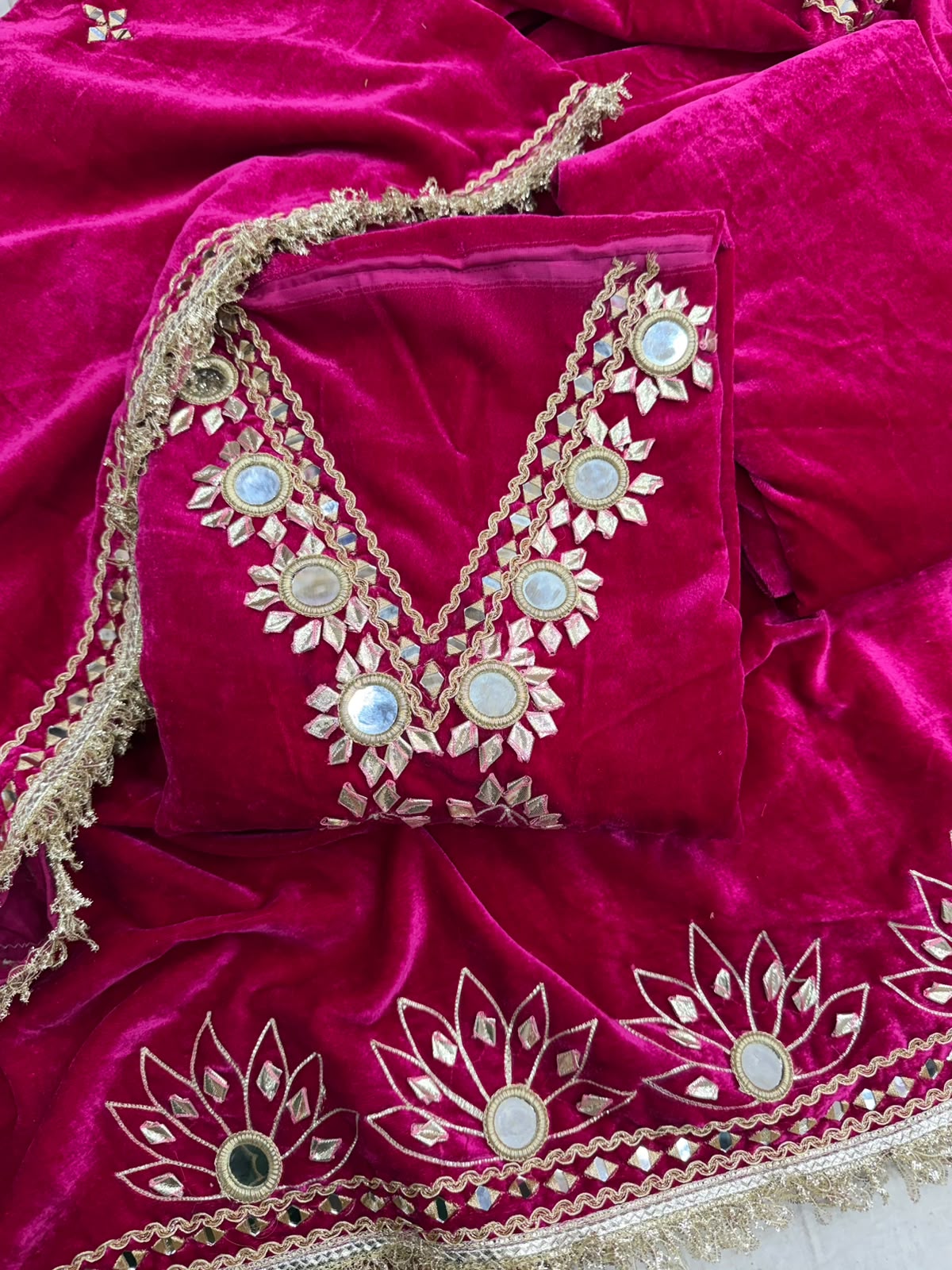 Velvet gota design