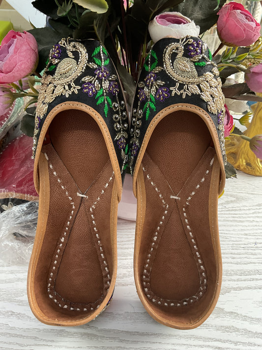 Black peacock design punjabi Jutti