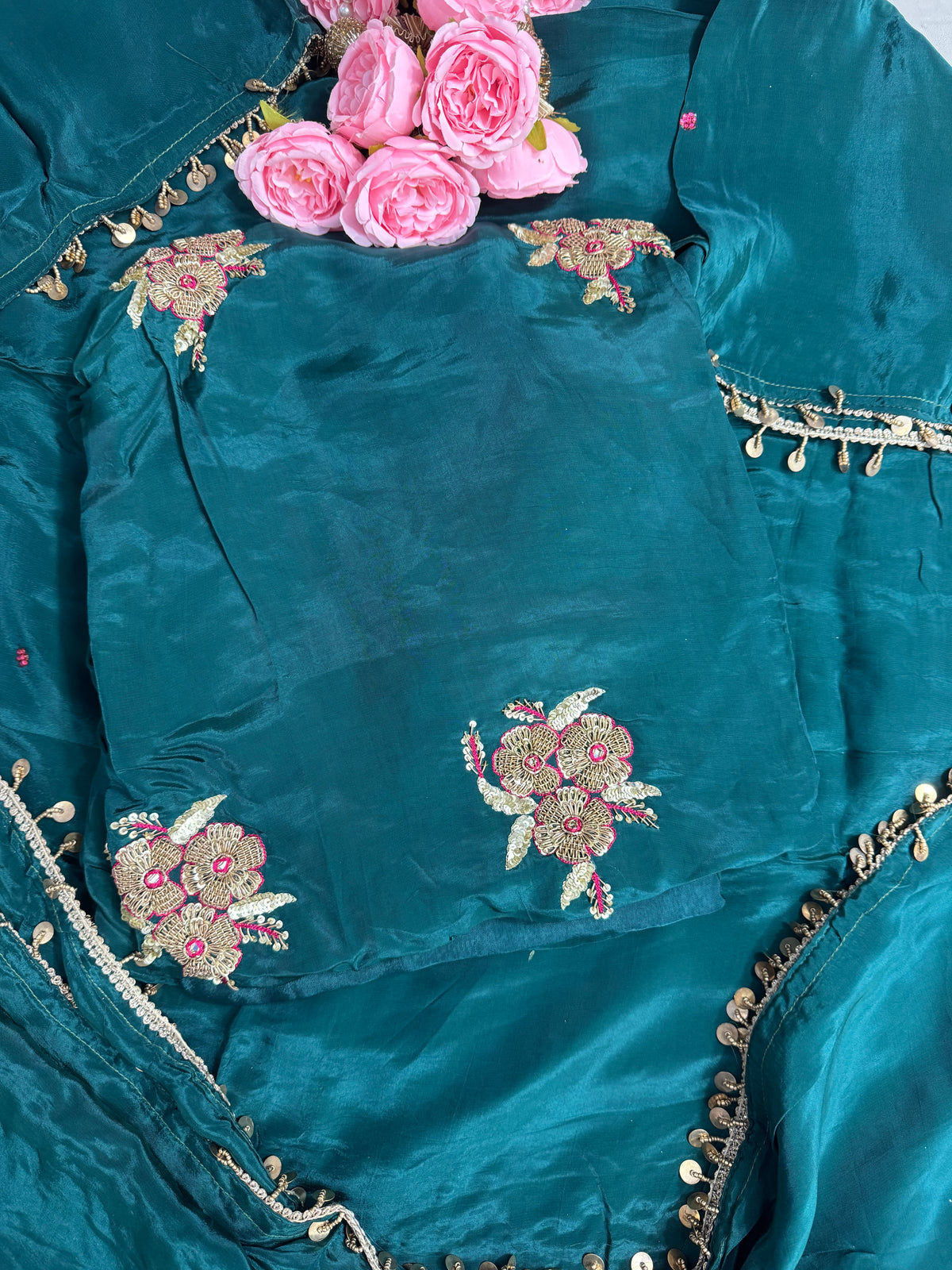 Antique dabka