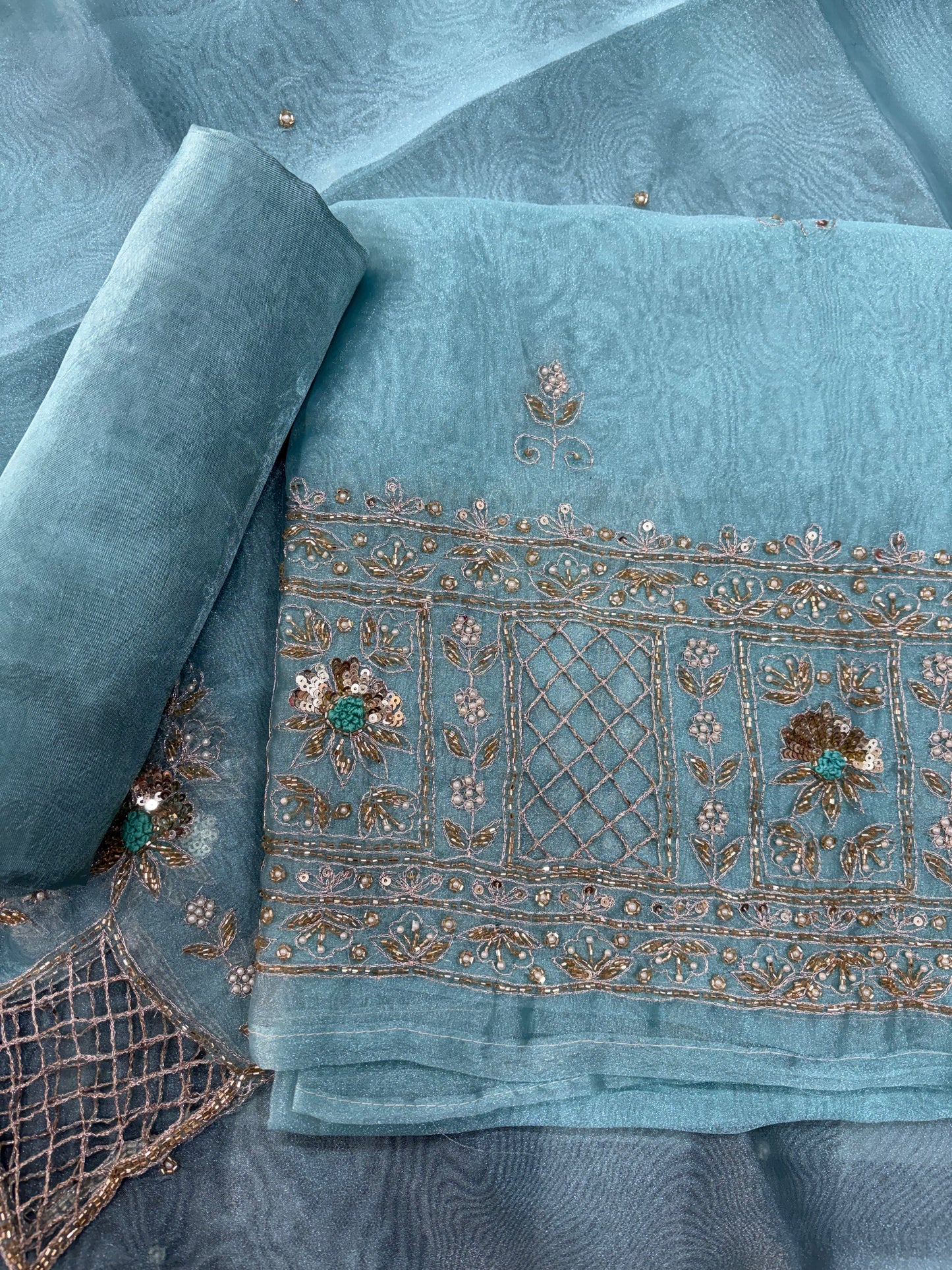 Cutwork tissue