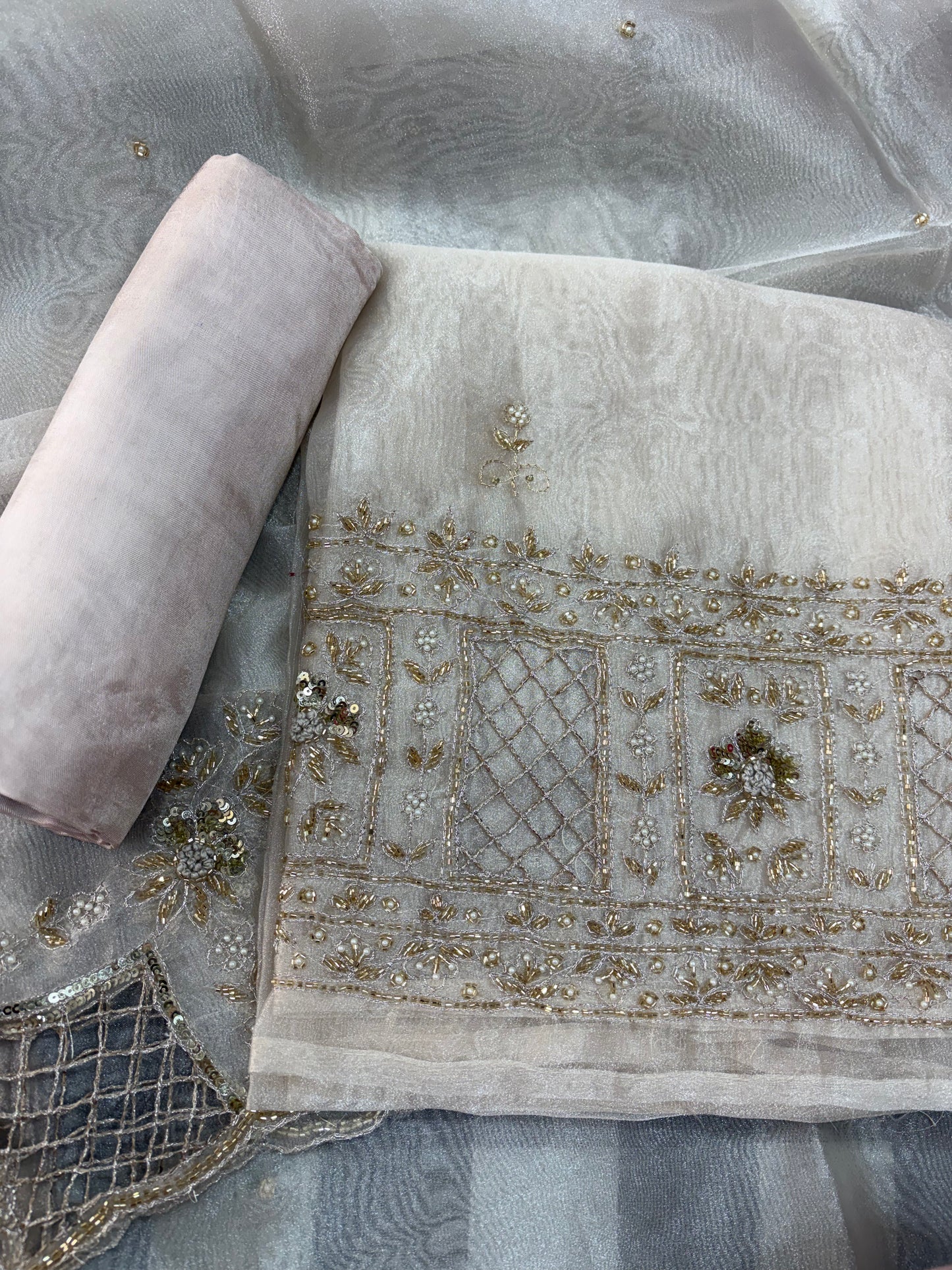 Cutwork tissue