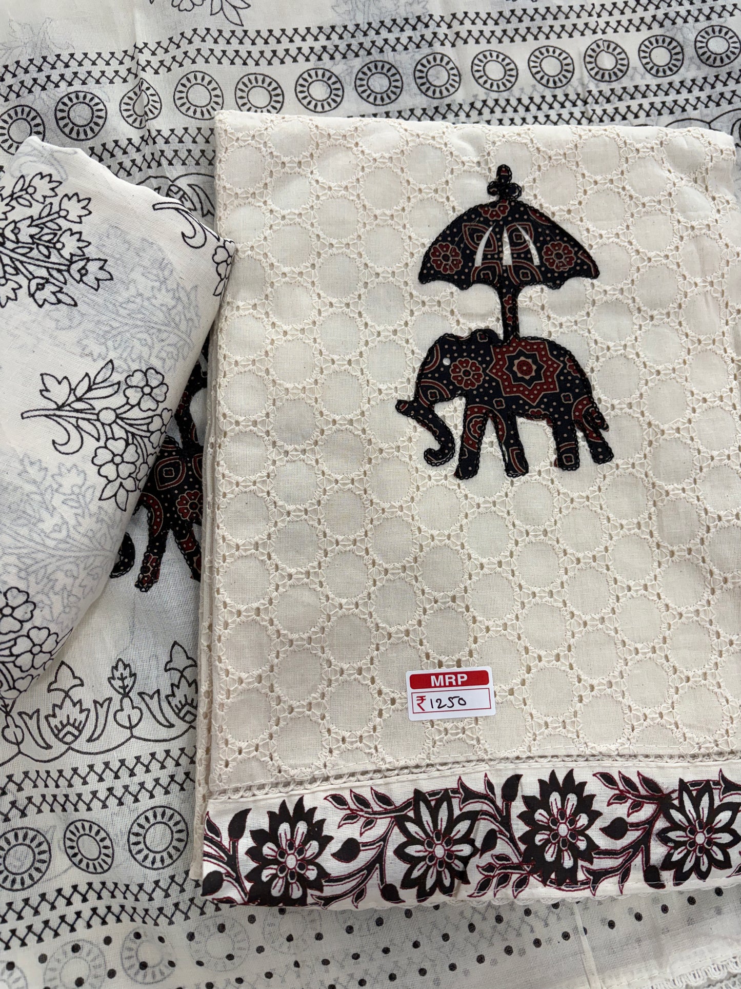 Elephant 🐘