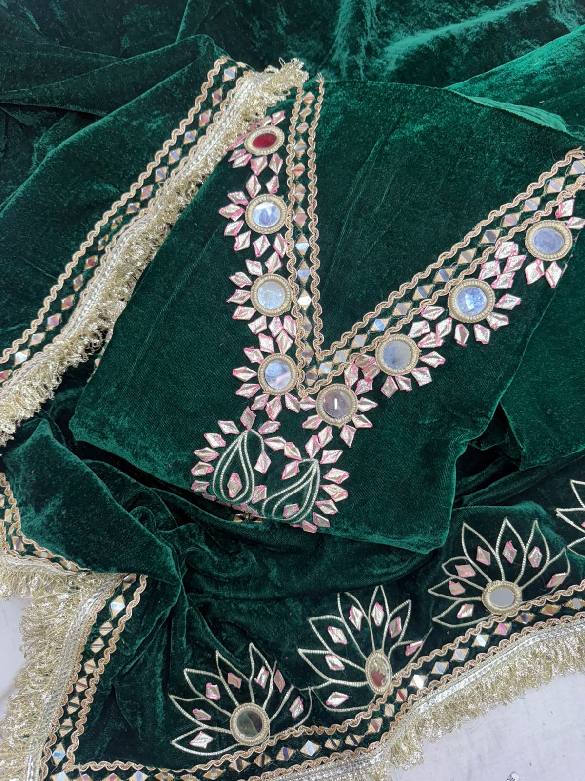 Velvet gota design